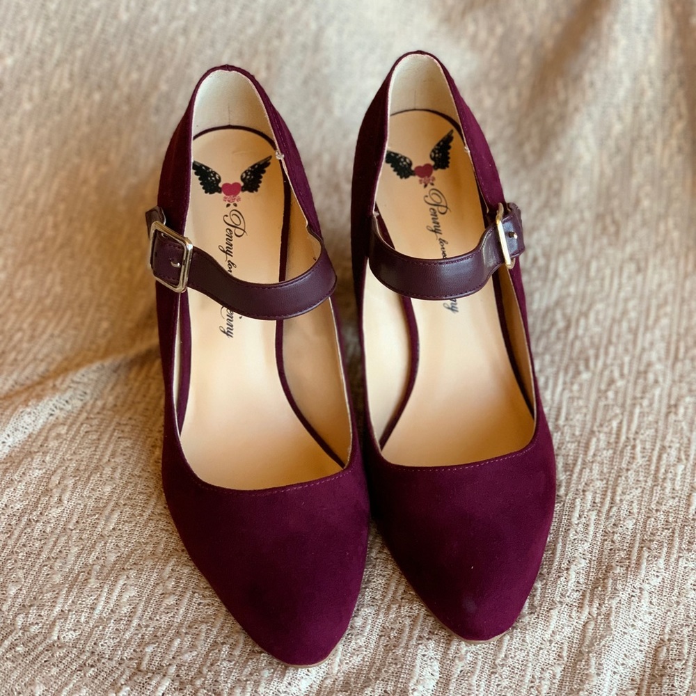 Women’s burgundy blocked heels